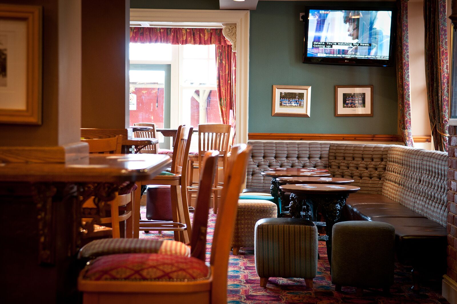 Photograph of interior of Toby Carvery Quinton 